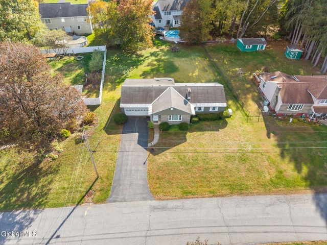 42 Jennifer Road, Glenville, NY 12302