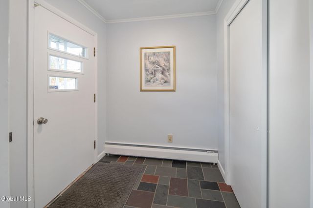 42 Jennifer Road, Glenville, NY 12302