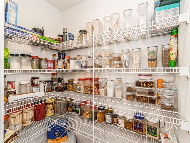 2919 NW Woodbury Drive, Ankeny, IA 50023