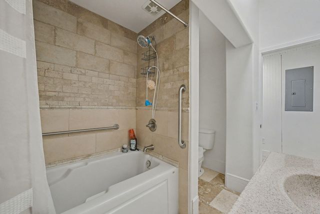 203 E Poplar Street, Harrodsburg, KY 40330