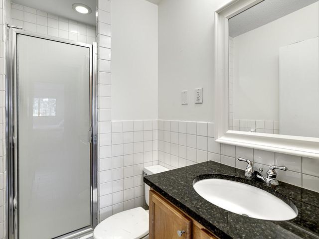 2727 W 43rd Street 409, Minneapolis, MN 55410