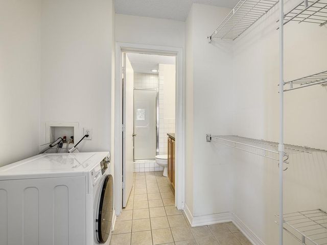 2727 W 43rd Street 409, Minneapolis, MN 55410