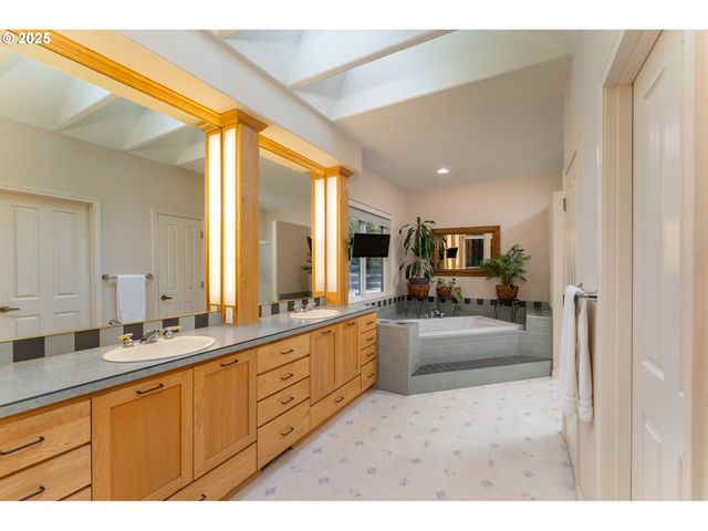 56614 Nw WILSON RIVER Hwy, Gales Creek, OR 97117