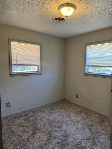 718 SW Ranch Oak Blvd, Lawton, OK 73501