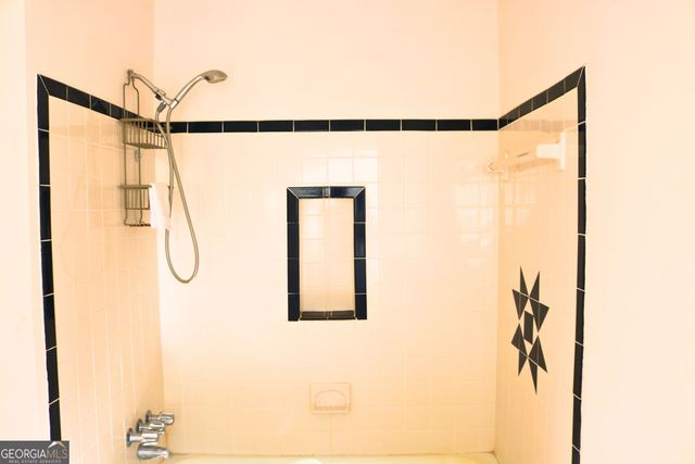 6169 Hillvale Road, Lithonia, GA 30058