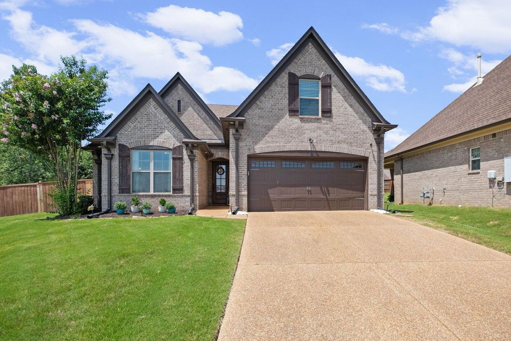 9250 WINDY MEADOW LN, Cordova, TN 38016