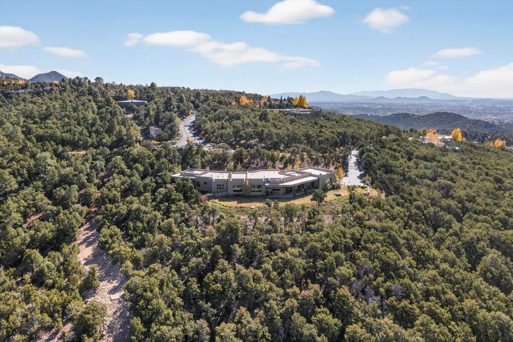 1213 S Summit Drive, Santa Fe, NM 87501
