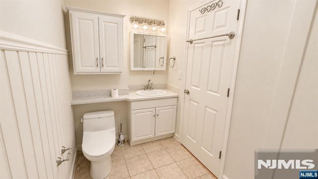 24 Parker Avenue, Hawthorne, NJ 07506