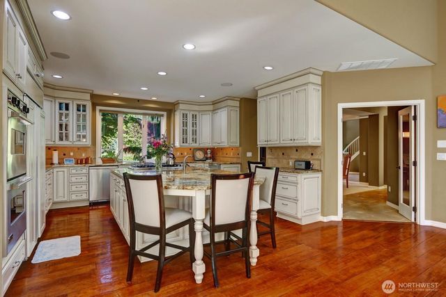 6413 163rd Place SE, Bellevue, WA 98006