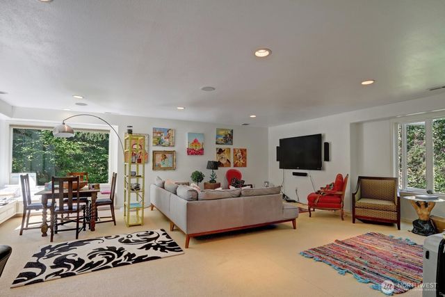 6413 163rd Place SE, Bellevue, WA 98006