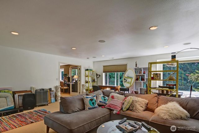 6413 163rd Place SE, Bellevue, WA 98006