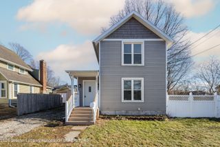 607 Park Street, Grand Ledge, MI 48837