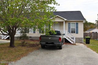 48 Cherry Road, Southport, NC 28461