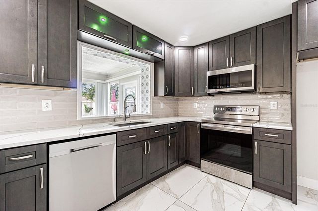 8024 LAS CRUCES COURT, Port Richey, FL 34668