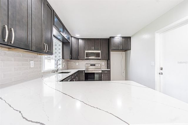 8024 LAS CRUCES COURT, Port Richey, FL 34668