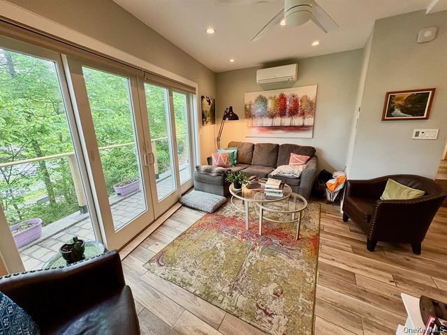 20 High Street Lower Level, Port Washington, NY 11050