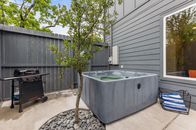 515 Altic Street, Houston, TX 77011