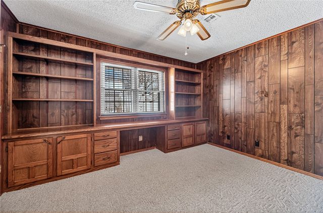 700 Woodland Drive, Rogers, AR 72756