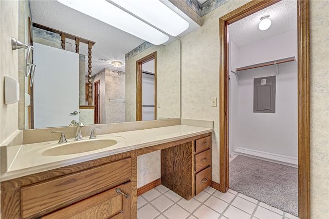 700 Woodland Drive, Rogers, AR 72756