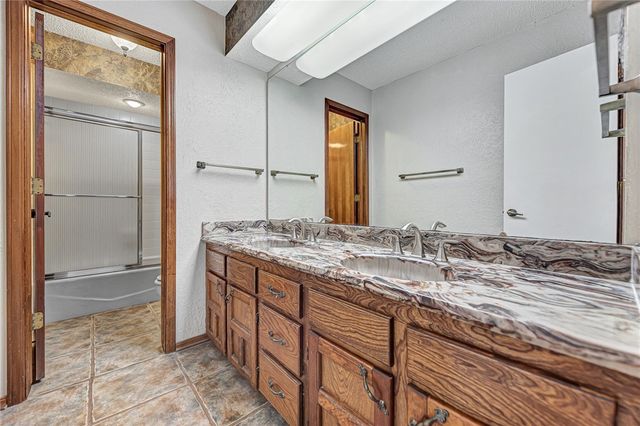 700 Woodland Drive, Rogers, AR 72756