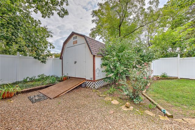 700 Woodland Drive, Rogers, AR 72756