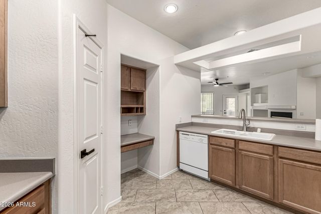 11500 E COCHISE Drive 2072, Scottsdale, AZ 85259