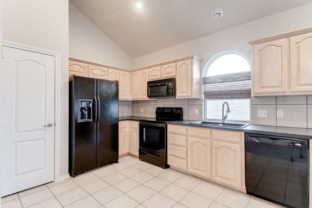 2612 Evening Shade Drive, Fort Worth, TX 76131