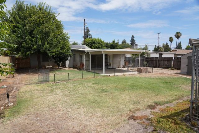753 W Sample Avenue, Fresno, CA 93704