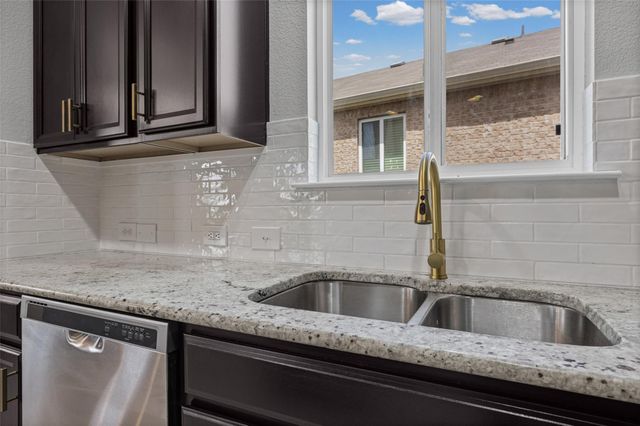 218 Lyre Leaf DR, Buda, TX 78610
