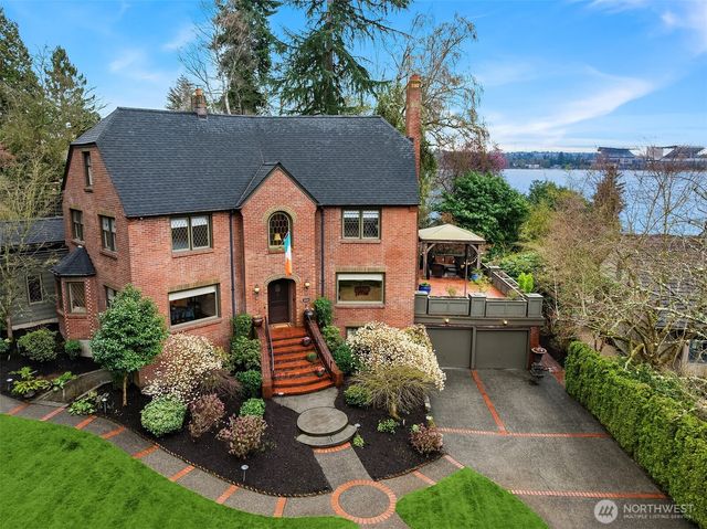 3333 43rd Avenue NE, Seattle, WA 98105