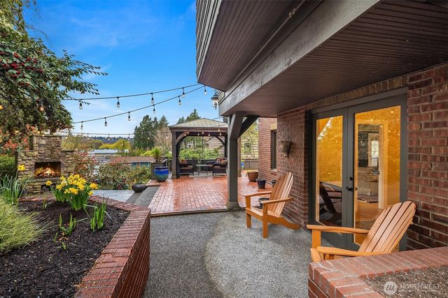 3333 43rd Avenue NE, Seattle, WA 98105