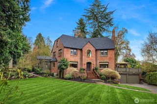 3333 43rd Avenue NE, Seattle, WA 98105