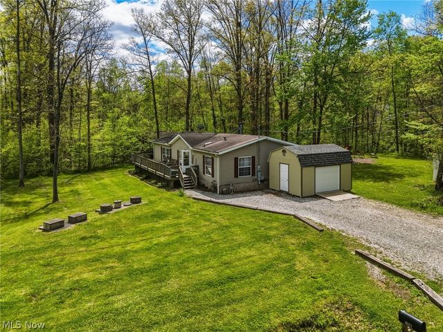 4613 N Lake Road, West Farmington, OH 44491