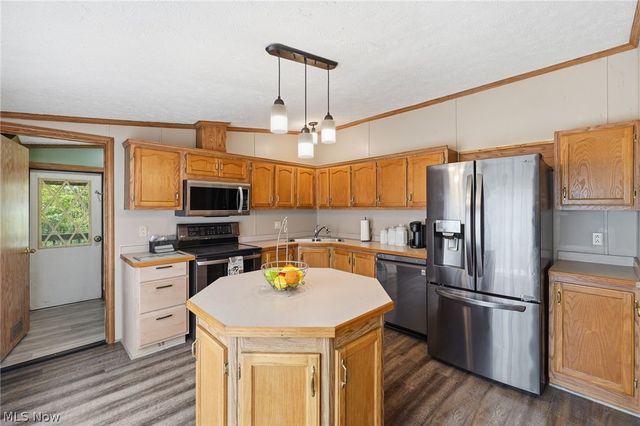 4613 N Lake Road, West Farmington, OH 44491