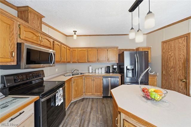 4613 N Lake Road, West Farmington, OH 44491