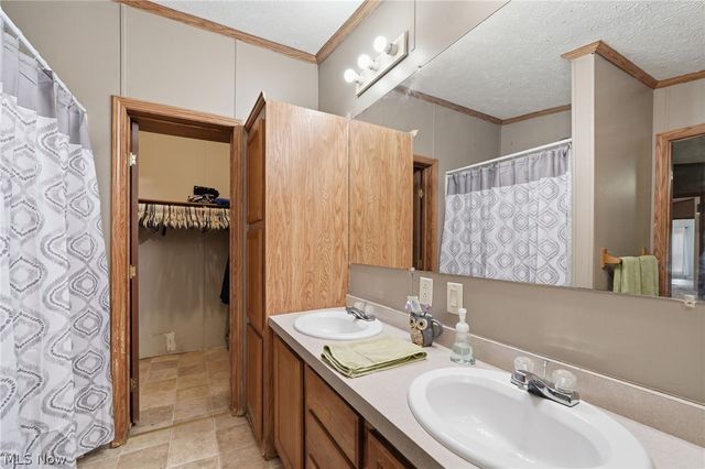 4613 N Lake Road, West Farmington, OH 44491