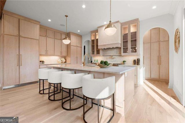 2497 Skyland Trail NE, Brookhaven, GA 30319