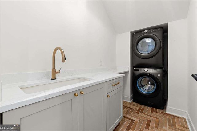 2497 Skyland Trail NE, Brookhaven, GA 30319