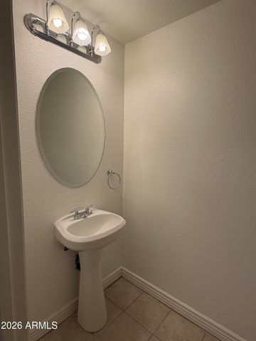 920 E DEVONSHIRE Avenue 2011, Phoenix, AZ 85014