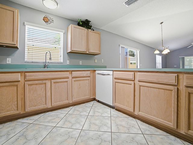 872 WINCHESTER COURT, The Villages, FL 32162