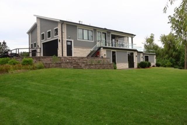1120 Roselle Road, Inverness, IL 60067