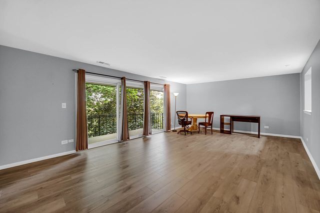 1030 S Fernandez Avenue S 4-M, Arlington Heights, IL 60005