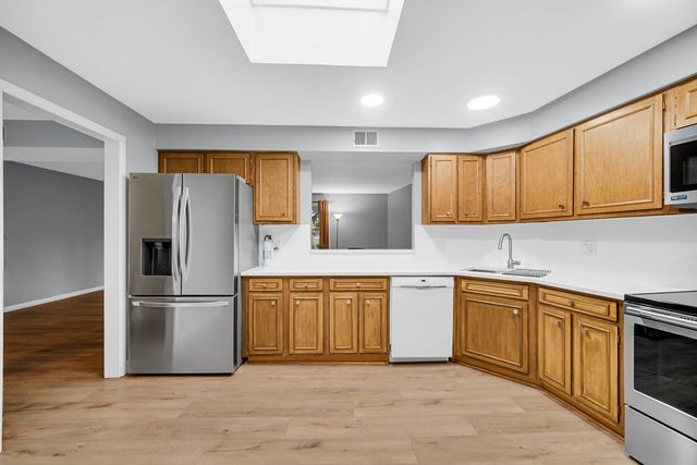 1030 S Fernandez Avenue S 4-M, Arlington Heights, IL 60005
