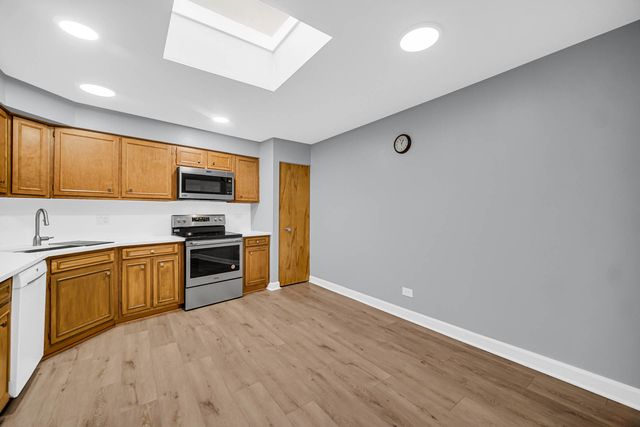 1030 S Fernandez Avenue S 4-M, Arlington Heights, IL 60005