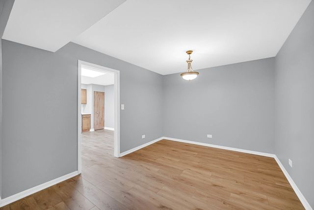 1030 S Fernandez Avenue S 4-M, Arlington Heights, IL 60005