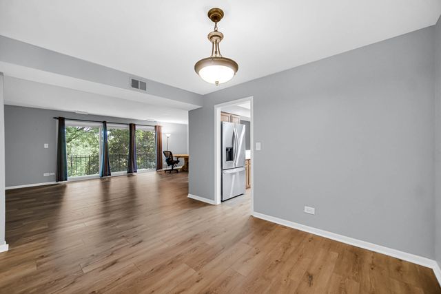 1030 S Fernandez Avenue S 4-M, Arlington Heights, IL 60005