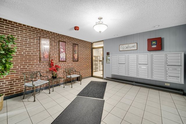 1030 S Fernandez Avenue S 4-M, Arlington Heights, IL 60005