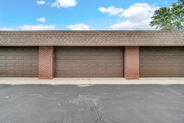 1030 S Fernandez Avenue S 4-M, Arlington Heights, IL 60005