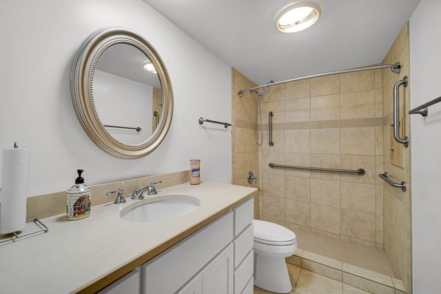 1030 S Fernandez Avenue S 4-M, Arlington Heights, IL 60005