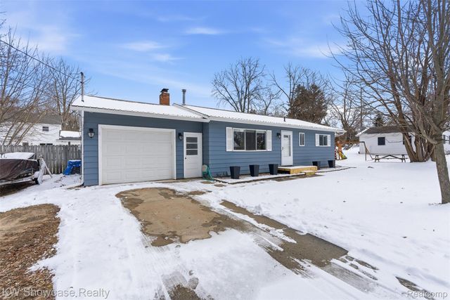 214 Willow Lane, Linden, MI 48451